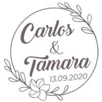 Selo branco com os nomes Carlos & Tamara e a data 13.09.2020 decorado com ramos