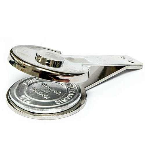 Selo branco com placa metálica de matrizes para relevo personalizado