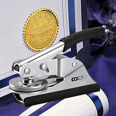Selo branco manual COLOP a marcar certificado com relevo dourado