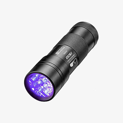 Lanterna portátil de luz ultravioleta (UV) com corpo metálico preto